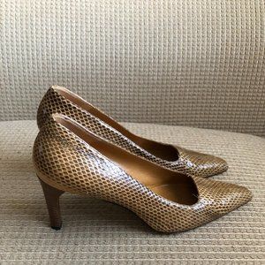 Gucci Women's Embossed Snake Skin Pointed Heels.